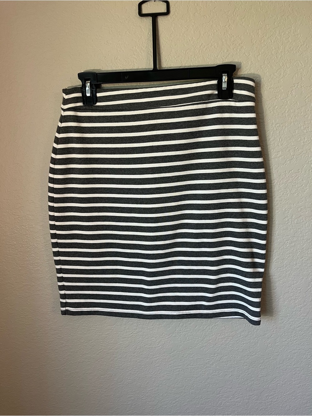 Sanctuary Striped Knit Pencil Skirt L Gray White Stretch Office Business